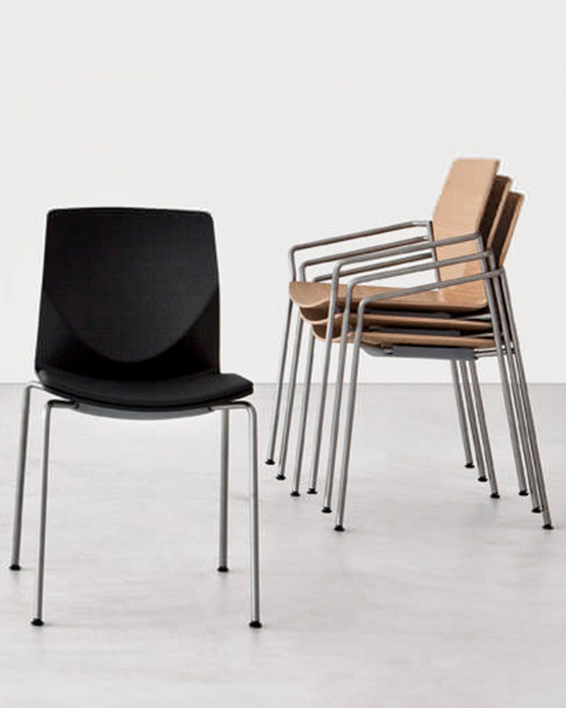 Chaises et Bridge empilables