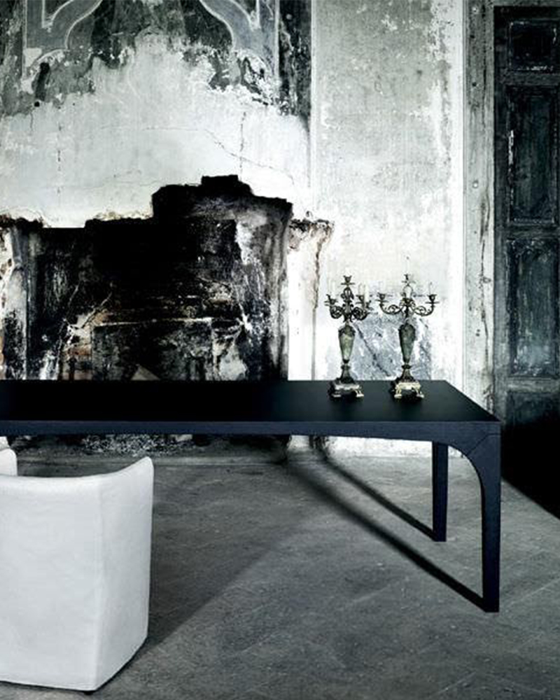 Table Portico